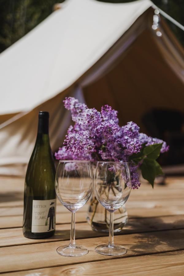 Falkeroed - Lyxig Glamping I Naturreservat Ink Frukost غريبستاد المظهر الخارجي الصورة