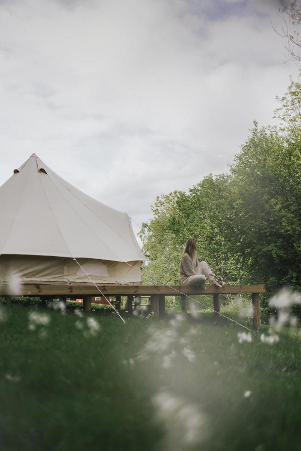 Falkeroed - Lyxig Glamping I Naturreservat Ink Frukost غريبستاد المظهر الخارجي الصورة