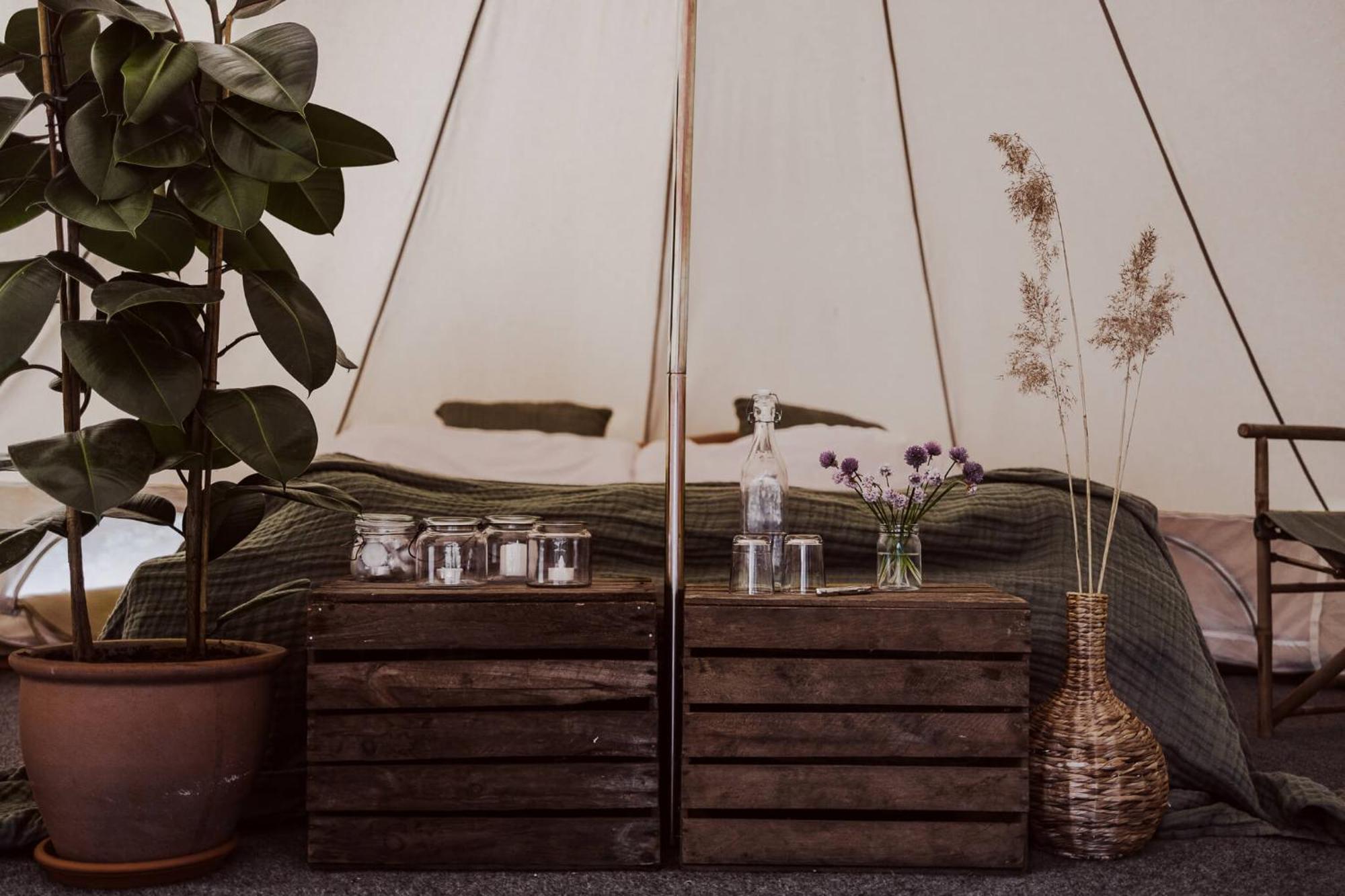 Falkeroed - Lyxig Glamping I Naturreservat Ink Frukost غريبستاد المظهر الخارجي الصورة